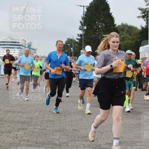13.09.2026 - Kiel Lauf Andreas Tolksdorf http://msf.ph/oto/10356275 13.09.2026 09:59:01 Kiellinie 10569, 8765, 2578, 2576 meine-sportfotos.de