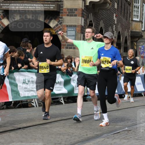 13.09.2026 - 21. swb-Marathon Bremen Strokosch-Dieckow http://msf.ph/oto/10356302 13.09.2026 10:56:49 Ziel 10184, 10211, 10240, 10322, 10356, 10372, 10670, 10675, 10844, 11069, 11256, 11317, 11349, 11407, 11795, 11844, 11855, 11871, 11911, 11996, 12543, 10157, 10408, 10610, 11000, 11079, 11328, 11946, 12032 meine-sportfotos.de