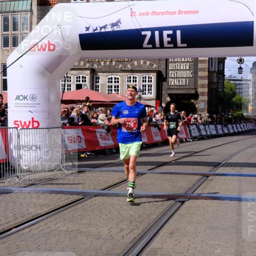 13.09.2026 - 21. swb-Marathon Bremen Tim E. http://msf.ph/oto/10356375 13.09.2026 12:50:34 Ziel 520, 4232, 7692 meine-sportfotos.de