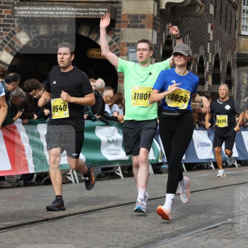 13.09.2026 - 21. swb-Marathon Bremen Strokosch-Dieckow http://msf.ph/oto/10356381 13.09.2026 10:56:50 Ziel 10184, 10211, 10240, 10322, 10356, 10372, 10675, 10721, 10824, 10844, 10936, 11069, 11256, 11317, 11349, 11407, 11601, 11795, 11844, 11855, 11871, 11911, 11996, 12543, 10157, 10408, 10610, 10772, 11000, 11079, 11328, 11946, 12032 meine-sportfotos.de