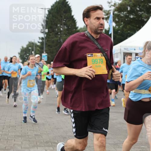 13.09.2026 - Kiel Lauf Andreas Tolksdorf http://msf.ph/oto/10356393 13.09.2026 09:59:06 Kiellinie 48, 9979, 10382, 7900 meine-sportfotos.de