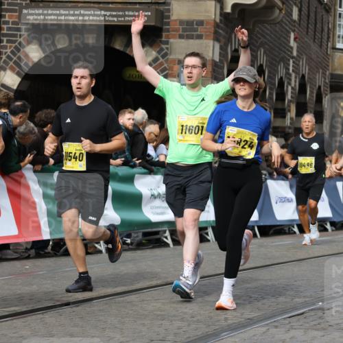 13.09.2026 - 21. swb-Marathon Bremen Strokosch-Dieckow http://msf.ph/oto/10356405 13.09.2026 10:56:50 Ziel 10184, 10211, 10240, 10322, 10356, 10372, 10675, 10721, 10824, 10844, 10936, 11069, 11256, 11317, 11349, 11407, 11601, 11795, 11844, 11855, 11871, 11911, 11996, 12543, 10157, 10408, 10610, 10772, 11000, 11079, 11328, 11946, 12032 meine-sportfotos.de