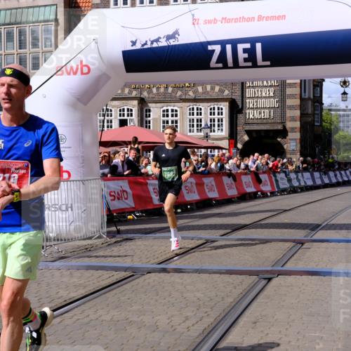13.09.2026 - 21. swb-Marathon Bremen Tim E. http://msf.ph/oto/10356433 13.09.2026 12:50:35 Ziel 520, 4232, 7692 meine-sportfotos.de