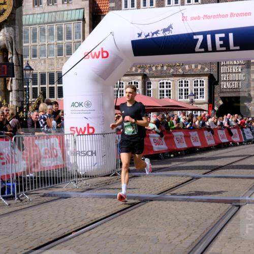 13.09.2026 - 21. swb-Marathon Bremen Tim E. http://msf.ph/oto/10356466 13.09.2026 12:50:36 Ziel 520, 4232, 7692 meine-sportfotos.de