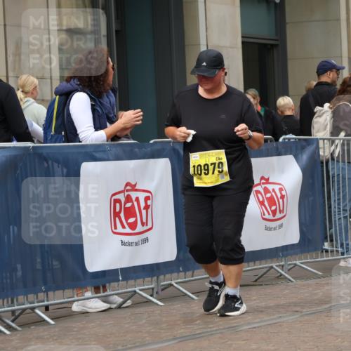 13.09.2026 - 21. swb-Marathon Bremen Strokosch-Dieckow http://msf.ph/oto/10356530 13.09.2026 11:17:10 Ziel 10472, 10756, 10773, 10779, 10979, 11495, 11709, 12334, 10295, 10335, 10999, 11355, 11456, 11461, 11495, 11653, 11672, 11867, 12089, 12101, 12287 meine-sportfotos.de