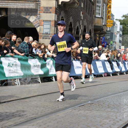 13.09.2026 - 21. swb-Marathon Bremen Strokosch-Dieckow http://msf.ph/oto/10356562 13.09.2026 10:56:53 Ziel 10240, 10356, 10372, 10540, 10675, 10721, 10824, 10844, 10936, 11064, 11069, 11256, 11317, 11349, 11407, 11474, 11601, 11795, 11844, 11855, 11871, 11911, 11996, 12543, 10157, 10408, 10772, 11000, 11079, 11328, 11946, 12032 meine-sportfotos.de