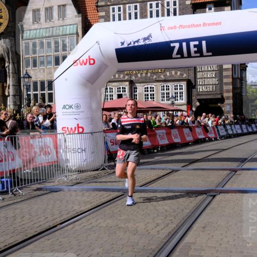 13.09.2026 - 21. swb-Marathon Bremen Tim E. http://msf.ph/oto/10356611 13.09.2026 12:50:48 Ziel 520, 4232, 8075 meine-sportfotos.de