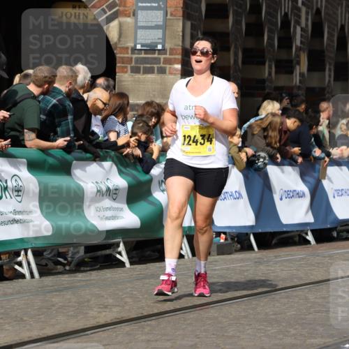 13.09.2026 - 21. swb-Marathon Bremen Strokosch-Dieckow http://msf.ph/oto/10356785 13.09.2026 10:56:57 Ziel 10240, 10356, 10372, 10486, 10540, 10675, 10721, 10771, 10824, 10888, 10936, 11064, 11069, 11349, 11407, 11474, 11601, 11844, 11855, 11871, 11911, 11996, 12543, 10157, 10408, 10578, 10700, 10772, 11236, 11292, 11484, 11667, 12032 meine-sportfotos.de