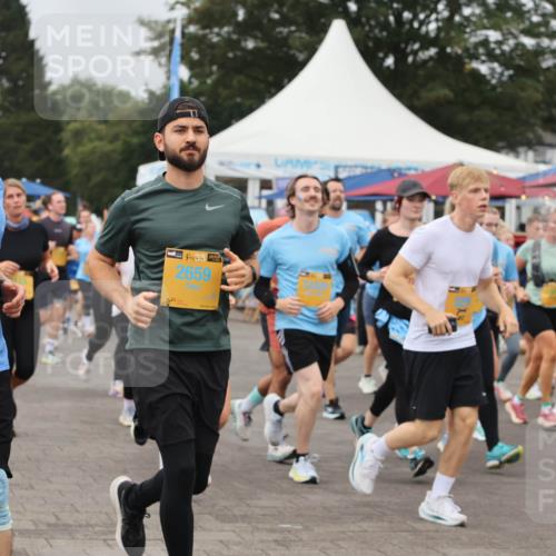 13.09.2026 - Kiel Lauf Andreas Tolksdorf http://msf.ph/oto/10356838 13.09.2026 09:59:25 Kiellinie 48, 2920, 38, 2659 meine-sportfotos.de