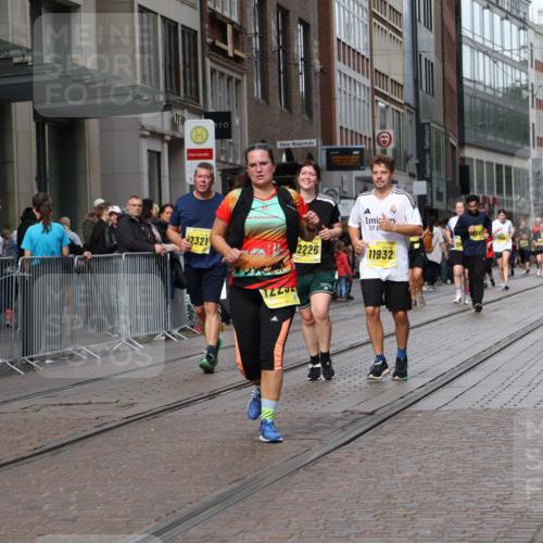 13.09.2026 - 21. swb-Marathon Bremen Strokosch-Dieckow http://msf.ph/oto/10356844 13.09.2026 11:17:28 Ziel 10137, 10756, 11367, 11932, 12023, 12226, 12292, 12321, 12373, 10472, 10773, 10779, 10979, 11495, 11672, 11709, 12101, 12334 meine-sportfotos.de