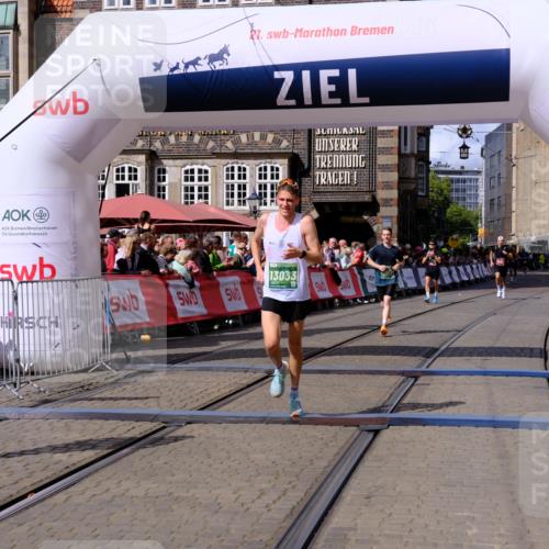 13.09.2026 - 21. swb-Marathon Bremen Tim E. http://msf.ph/oto/10356916 13.09.2026 12:51:44 Ziel 3617, 13033 meine-sportfotos.de