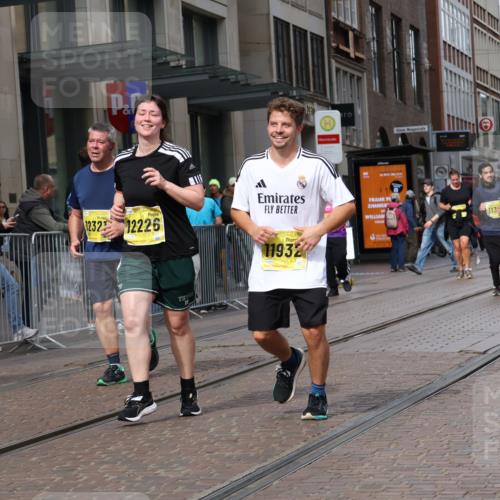 13.09.2026 - 21. swb-Marathon Bremen Strokosch-Dieckow http://msf.ph/oto/10356935 13.09.2026 11:17:31 Ziel 10137, 10756, 11367, 11932, 12023, 12226, 12292, 12321, 12373, 10472, 10773, 10779, 10979, 11495, 11672, 11709, 12101, 12334 meine-sportfotos.de