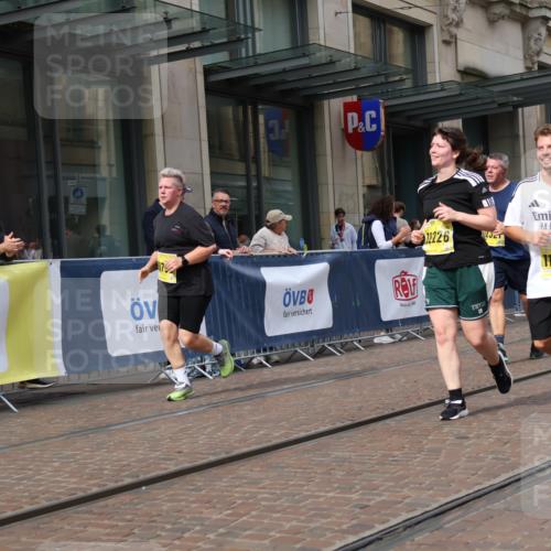 13.09.2026 - 21. swb-Marathon Bremen Strokosch-Dieckow http://msf.ph/oto/10356991 13.09.2026 11:17:33 Ziel 10137, 10713, 10756, 11367, 11482, 11932, 12023, 12226, 12292, 12321, 12373, 10472, 10773, 10779, 10979, 11495, 11672, 11709, 12101, 12334 meine-sportfotos.de