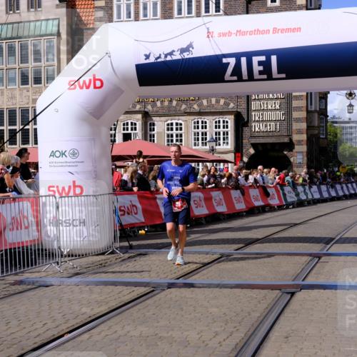 13.09.2026 - 21. swb-Marathon Bremen Tim E. http://msf.ph/oto/10357235 13.09.2026 12:52:04 Ziel 482, 943, 1126 meine-sportfotos.de