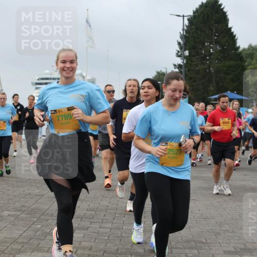 13.09.2026 - Kiel Lauf Andreas Tolksdorf http://msf.ph/oto/10357428 13.09.2026 09:59:58 Kiellinie 6142, 0138, 39, 7789, 38, 2527, 9265, 39, 177 meine-sportfotos.de