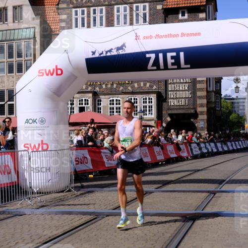 13.09.2026 - 21. swb-Marathon Bremen Tim E. http://msf.ph/oto/10357621 13.09.2026 12:52:55 Ziel 525, 553, 7768, 8729 meine-sportfotos.de