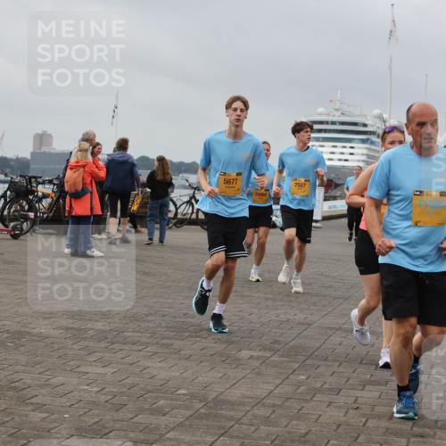 13.09.2026 - Kiel Lauf Andreas Tolksdorf http://msf.ph/oto/10357709 13.09.2026 10:00:08 Kiellinie 5677, 10980, 2927, 14, 39, 11585, 712 meine-sportfotos.de