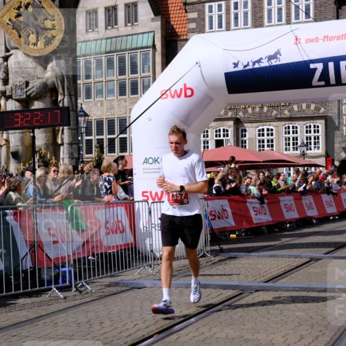13.09.2026 - 21. swb-Marathon Bremen Tim E. http://msf.ph/oto/10357727 13.09.2026 12:53:05 Ziel 417, 553, 2100, 7244, 8729 meine-sportfotos.de