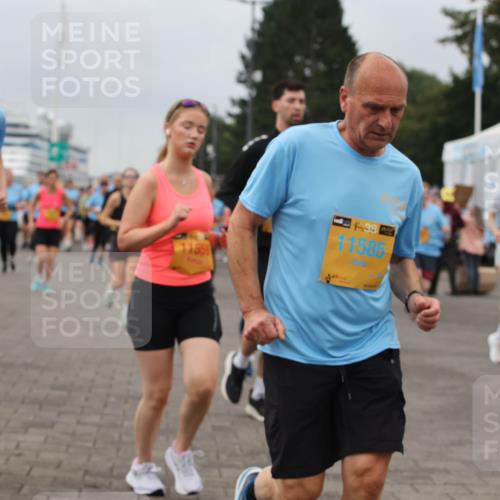 13.09.2026 - Kiel Lauf Andreas Tolksdorf http://msf.ph/oto/10357746 13.09.2026 10:00:09 Kiellinie 5677, 11559, 11585 meine-sportfotos.de