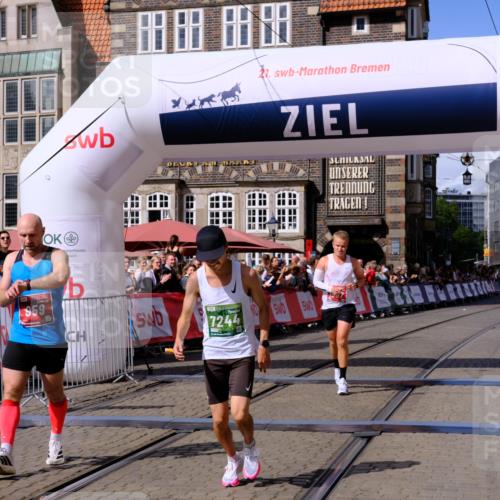 13.09.2026 - 21. swb-Marathon Bremen Tim E. http://msf.ph/oto/10357891 13.09.2026 12:53:10 Ziel 417, 553, 2100, 7244, 8077, 8729, 9522 meine-sportfotos.de
