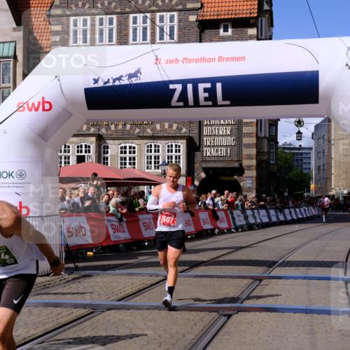 13.09.2026 - 21. swb-Marathon Bremen Tim E. http://msf.ph/oto/10357905 13.09.2026 12:53:11 Ziel 417, 553, 2100, 7244, 8077, 8729, 9522 meine-sportfotos.de