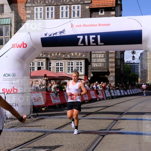 13.09.2026 - 21. swb-Marathon Bremen Tim E. http://msf.ph/oto/10357918 13.09.2026 12:53:11 Ziel 417, 553, 2100, 7244, 8077, 8729, 9522 meine-sportfotos.de