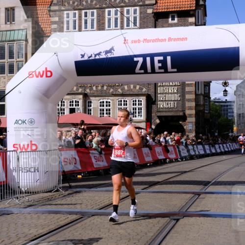 13.09.2026 - 21. swb-Marathon Bremen Tim E. http://msf.ph/oto/10357933 13.09.2026 12:53:11 Ziel 417, 553, 2100, 7244, 8077, 8729, 9522 meine-sportfotos.de