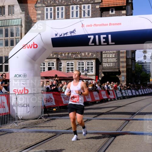 13.09.2026 - 21. swb-Marathon Bremen Tim E. http://msf.ph/oto/10357944 13.09.2026 12:53:12 Ziel 417, 553, 2100, 7244, 8077, 8729, 9522 meine-sportfotos.de