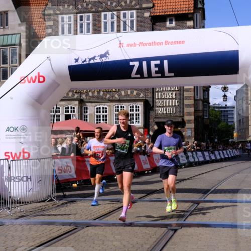 13.09.2026 - 21. swb-Marathon Bremen Tim E. http://msf.ph/oto/10358001 13.09.2026 12:53:20 Ziel 417, 2585, 7650, 8077, 9522 meine-sportfotos.de