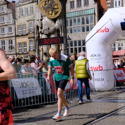 13.09.2026 - 21. swb-Marathon Bremen Tim E. http://msf.ph/oto/10358185 13.09.2026 12:53:36 Ziel 2585, 2670, 3080, 7650, 8081 meine-sportfotos.de