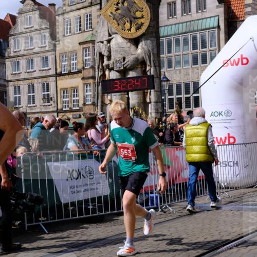 13.09.2026 - 21. swb-Marathon Bremen Tim E. http://msf.ph/oto/10358192 13.09.2026 12:53:36 Ziel 2585, 2670, 3080, 7650, 8081 meine-sportfotos.de