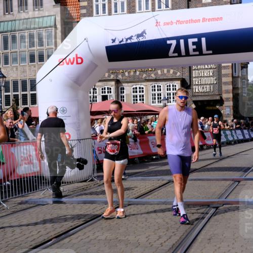 13.09.2026 - 21. swb-Marathon Bremen Tim E. http://msf.ph/oto/10358260 13.09.2026 12:53:40 Ziel 2352, 2585, 2670, 3080, 8081 meine-sportfotos.de