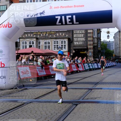13.09.2026 - 21. swb-Marathon Bremen Tim E. http://msf.ph/oto/10358346 13.09.2026 12:53:53 Ziel 1089, 1168, 1606, 2352, 3080, 3606 meine-sportfotos.de