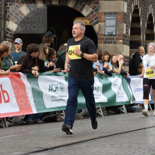 13.09.2026 - 21. swb-Marathon Bremen Strokosch-Dieckow http://msf.ph/oto/10358349 13.09.2026 10:57:29 Ziel 10157, 10166, 10408, 10578, 10687, 10700, 10772, 10969, 11236, 11292, 11484, 11667, 12032, 12263, 12382, 12383, 12411, 10177, 10460, 11106, 11245, 11480, 11532, 11568, 11965, 11966, 12222, 12264 meine-sportfotos.de