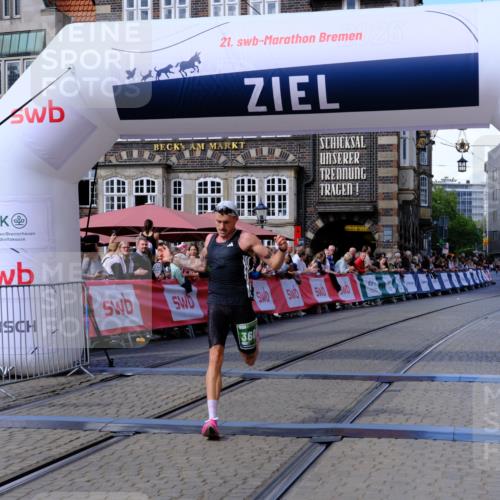 13.09.2026 - 21. swb-Marathon Bremen Tim E. http://msf.ph/oto/10358396 13.09.2026 12:53:56 Ziel 272, 1089, 1168, 1606, 2352, 3080, 3606 meine-sportfotos.de