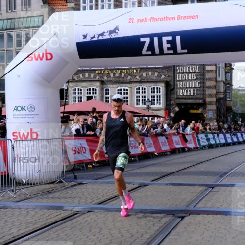 13.09.2026 - 21. swb-Marathon Bremen Tim E. http://msf.ph/oto/10358407 13.09.2026 12:53:56 Ziel 272, 1089, 1168, 1606, 2352, 3080, 3606 meine-sportfotos.de