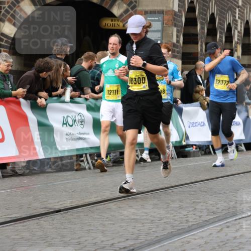 13.09.2026 - 21. swb-Marathon Bremen Strokosch-Dieckow http://msf.ph/oto/10358591 13.09.2026 10:57:35 Ziel 10166, 10226, 10517, 10518, 10578, 10687, 10700, 10772, 10969, 11236, 11292, 11484, 11609, 11667, 12263, 12382, 12383, 12400, 12411, 10460, 10707, 10728, 11153, 11245, 11532, 11568, 11856, 12222, 12228, 12231, 12264, 12427, 12555 meine-sportfotos.de
