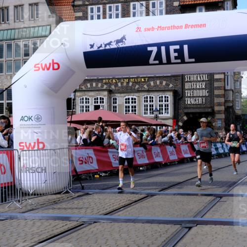 13.09.2026 - 21. swb-Marathon Bremen Tim E. http://msf.ph/oto/10358604 13.09.2026 12:54:24 Ziel 1256, 1629, 6112, 9399, 9617 meine-sportfotos.de