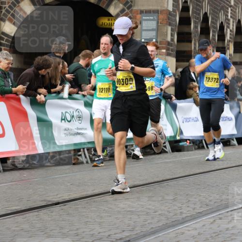 13.09.2026 - 21. swb-Marathon Bremen Strokosch-Dieckow http://msf.ph/oto/10358611 13.09.2026 10:57:35 Ziel 10166, 10226, 10517, 10518, 10578, 10687, 10700, 10772, 10969, 11236, 11292, 11484, 11609, 11667, 12263, 12382, 12383, 12400, 12411, 10460, 10707, 10728, 11153, 11245, 11532, 11568, 11856, 12222, 12228, 12231, 12264, 12427, 12555 meine-sportfotos.de