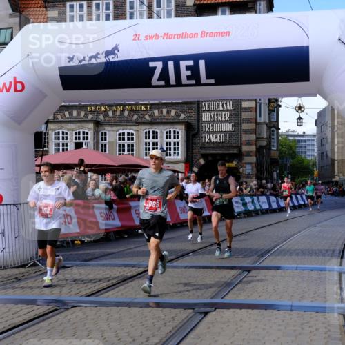 13.09.2026 - 21. swb-Marathon Bremen Tim E. http://msf.ph/oto/10358624 13.09.2026 12:54:25 Ziel 1256, 1629, 6112, 9399, 9617 meine-sportfotos.de