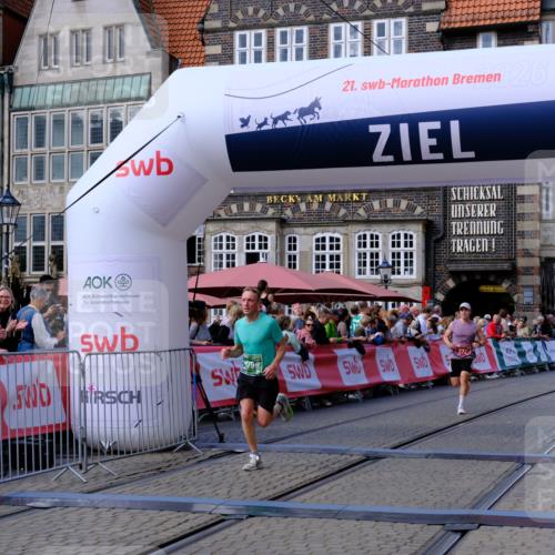 13.09.2026 - 21. swb-Marathon Bremen Tim E. http://msf.ph/oto/10358828 13.09.2026 12:54:32 Ziel 1256, 1629, 6112, 9399, 9617 meine-sportfotos.de