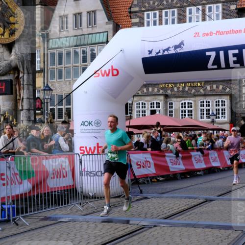 13.09.2026 - 21. swb-Marathon Bremen Tim E. http://msf.ph/oto/10358864 13.09.2026 12:54:33 Ziel 1256, 1629, 6112, 9399, 9617 meine-sportfotos.de