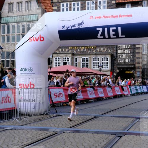 13.09.2026 - 21. swb-Marathon Bremen Tim E. http://msf.ph/oto/10358915 13.09.2026 12:54:34 Ziel 1256, 1629, 9399, 9617 meine-sportfotos.de