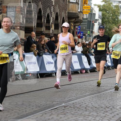 13.09.2026 - 21. swb-Marathon Bremen Strokosch-Dieckow http://msf.ph/oto/10359020 13.09.2026 10:57:41 Ziel 10166, 10177, 10226, 10300, 10394, 10517, 10518, 10578, 10687, 10700, 10969, 11292, 11365, 11480, 11498, 11609, 11667, 11734, 12037, 12111, 12263, 12372, 12382, 12383, 12400, 12411, 10078, 10460, 10559, 10565, 10707, 10728, 11136, 11153, 11532, 11568, 11824, 11856, 12228, 12231, 12427, 12551, 12555 meine-sportfotos.de
