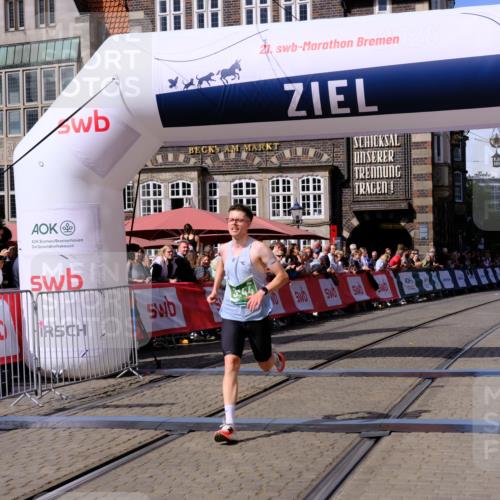 13.09.2026 - 21. swb-Marathon Bremen Tim E. http://msf.ph/oto/10359370 13.09.2026 12:55:37 Ziel 3744 meine-sportfotos.de