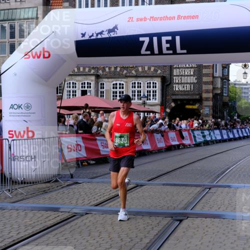 13.09.2026 - 21. swb-Marathon Bremen Tim E. http://msf.ph/oto/10359416 13.09.2026 12:55:59 Ziel 299, 1724, 2072, 4381, 5163, 9630, 10034 meine-sportfotos.de
