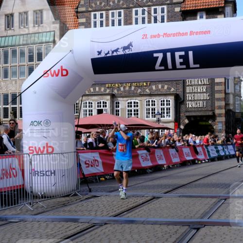 13.09.2026 - 21. swb-Marathon Bremen Tim E. http://msf.ph/oto/10359879 13.09.2026 12:56:38 Ziel 250, 6630 meine-sportfotos.de