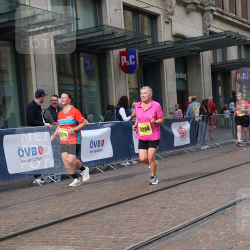 13.09.2026 - 21. swb-Marathon Bremen Strokosch-Dieckow http://msf.ph/oto/10359922 13.09.2026 11:20:12 Ziel 10161, 11296, 11529, 11530, 11541, 11675, 11980, 12285, 12316, 12317, 12374, 10430, 10882, 11244, 11333, 11337, 11546, 12472 meine-sportfotos.de