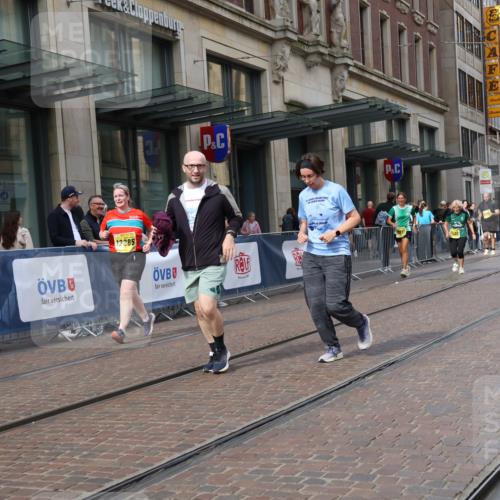 13.09.2026 - 21. swb-Marathon Bremen Strokosch-Dieckow http://msf.ph/oto/10360084 13.09.2026 11:20:16 Ziel 10161, 11296, 11529, 11530, 11541, 11675, 11980, 12153, 12285, 12316, 12317, 10430, 11244, 11333, 11337, 11546, 12374 meine-sportfotos.de