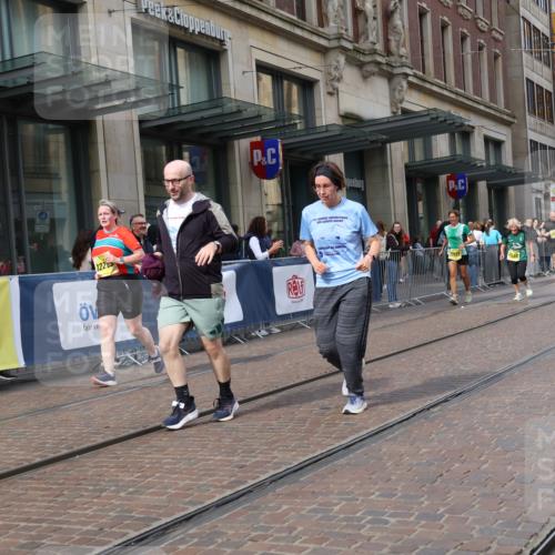 13.09.2026 - 21. swb-Marathon Bremen Strokosch-Dieckow http://msf.ph/oto/10360105 13.09.2026 11:20:16 Ziel 10161, 11296, 11529, 11530, 11541, 11675, 11980, 12153, 12285, 12316, 12317, 10430, 11244, 11333, 11337, 11546, 12374 meine-sportfotos.de